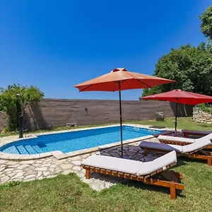 Ferienhaus Laura - Pul470 By Interhome, Pula